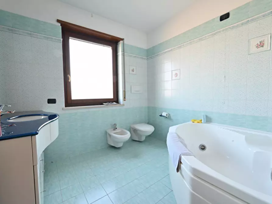 Immagine 6 di Appartamento in vendita  in Via Roveggia a Verona