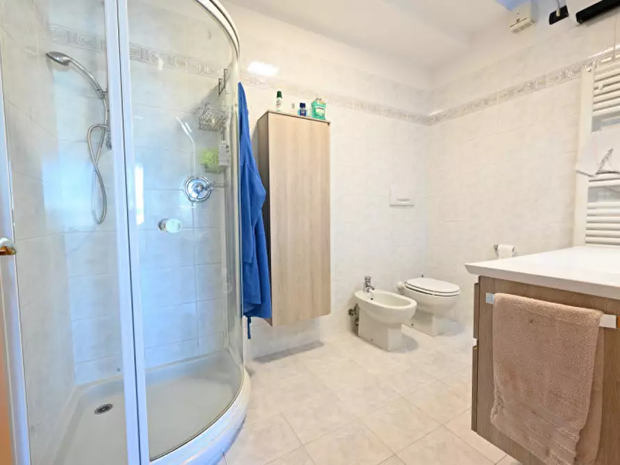 Immagine 7 di Appartamento in vendita  in Via Roveggia a Verona