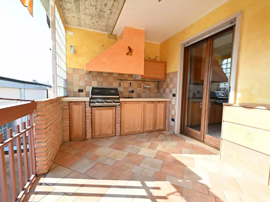 Immagine 9 di Appartamento in vendita  in Via Roveggia a Verona