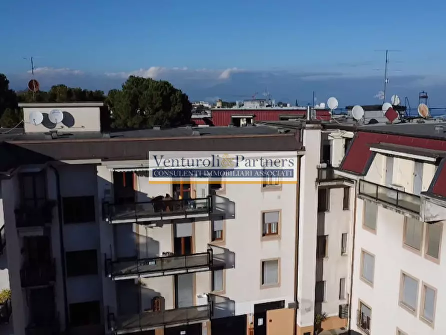 Immagine 2 di Appartamento in vendita  in Via Eugenio Curiel a Desenzano Del Garda