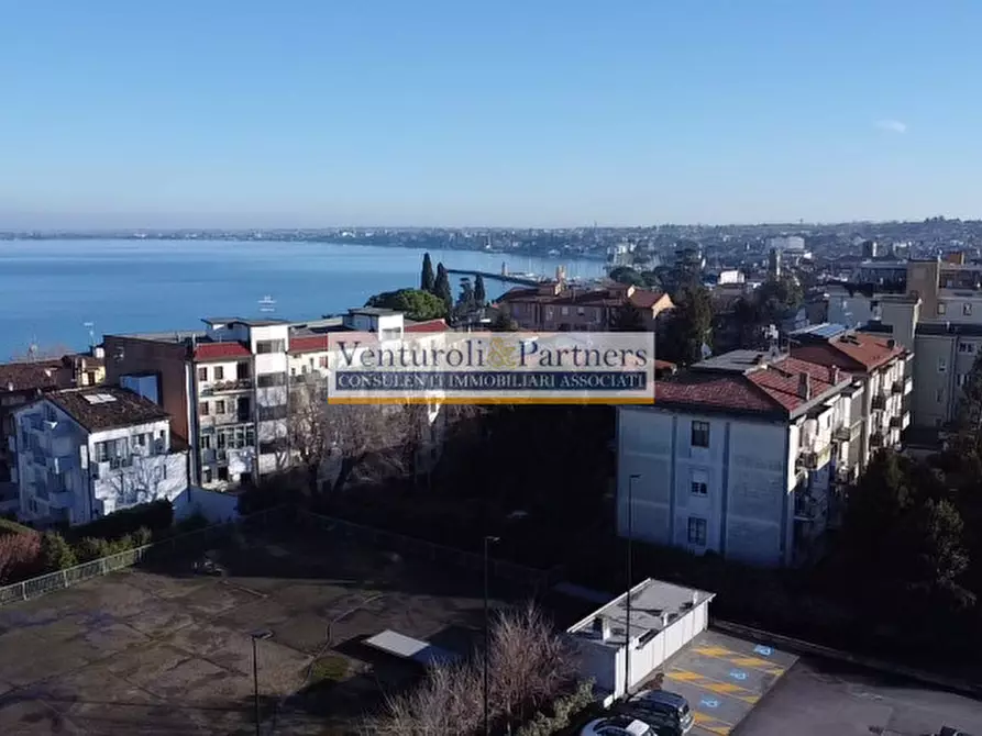 Immagine 5 di Appartamento in vendita  in Via Eugenio Curiel a Desenzano Del Garda