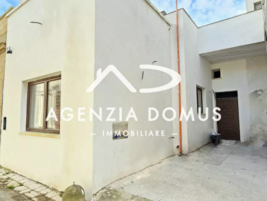 Immagine 1 di Casa indipendente in vendita  in Via Venezia a Melissano