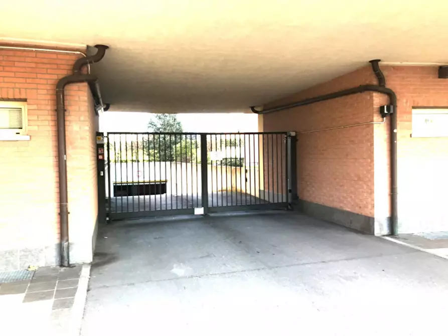 Immagine 9 di Garage in vendita  in via Sante Vincenzi a Bologna