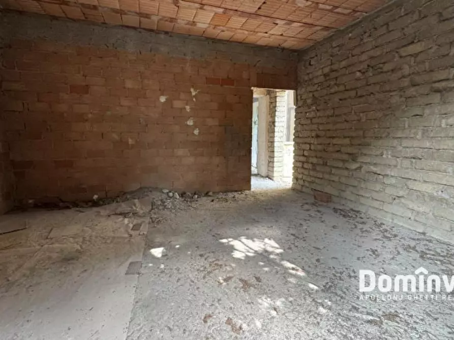 Immagine 6 di Palazzo in vendita  in Via Abruzzo a Tivoli