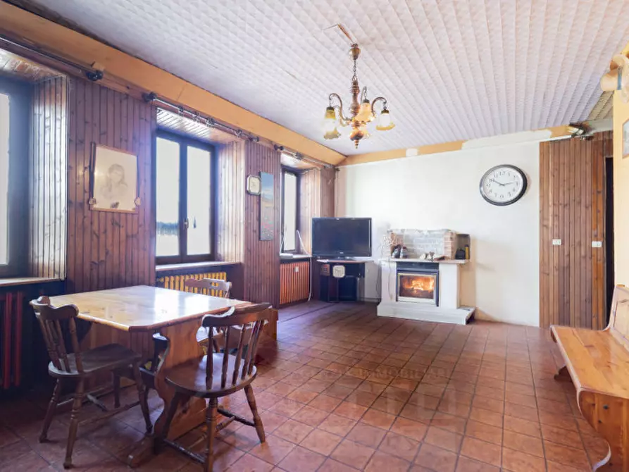 Immagine 1 di Appartamento in vendita  in via per pisano 9 a Meina