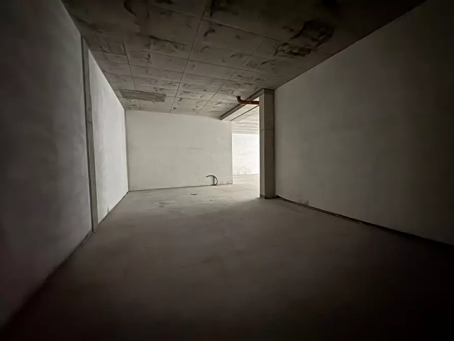 Immagine 1 di Magazzino in vendita  in via dei felti a Lavis