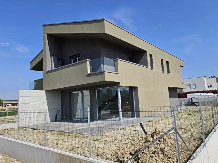 Immagine 3 di Casa bifamiliare in vendita  in Via dei Carraresi a Codevigo