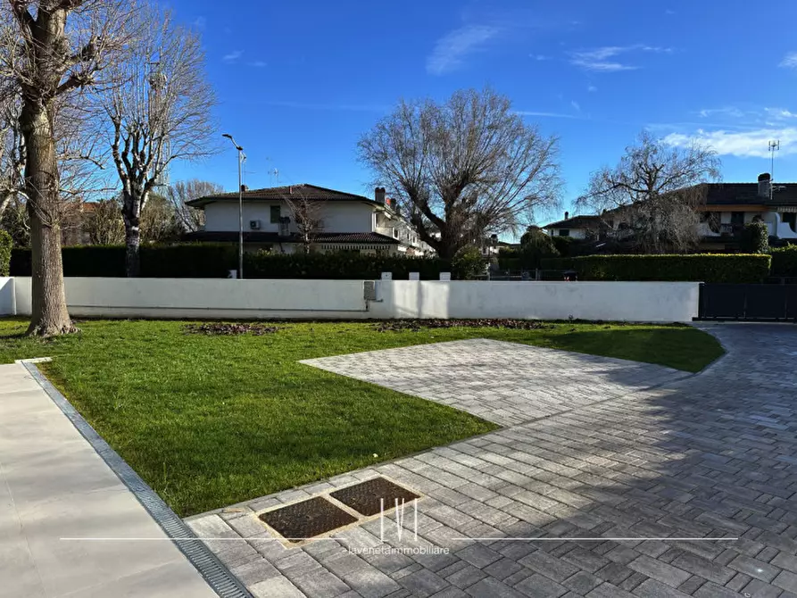 Immagine 3 di Casa bifamiliare in vendita  in Via Bartolomeo Diaz 139 a Caorle