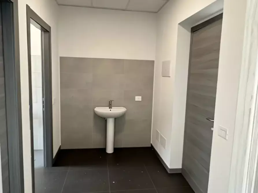 Immagine 15 di Capannone industriale in vendita  in Via Cesare Beccaria a San Martino Buon Albergo