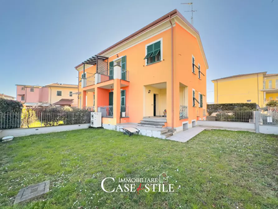 Immagine 3 di Villetta a schiera in vendita  a Castelnuovo Magra