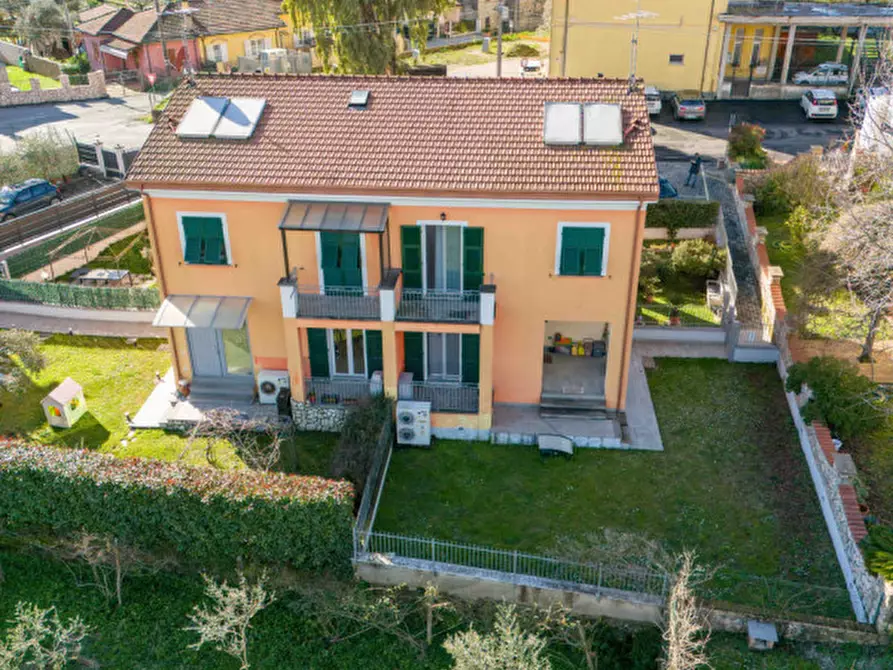 Immagine 30 di Villetta a schiera in vendita  a Castelnuovo Magra