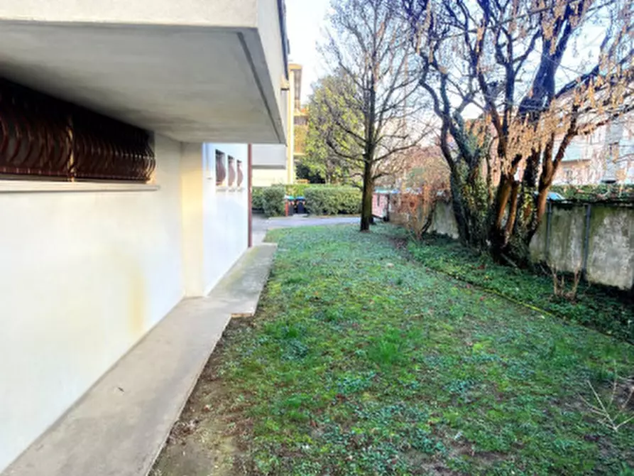 Immagine 15 di Appartamento in vendita  in via rovigo bassanello a Padova