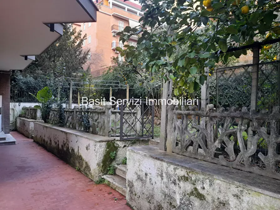 Immagine 25 di Appartamento in vendita  in Viale dei Colli Portuensi a Roma
