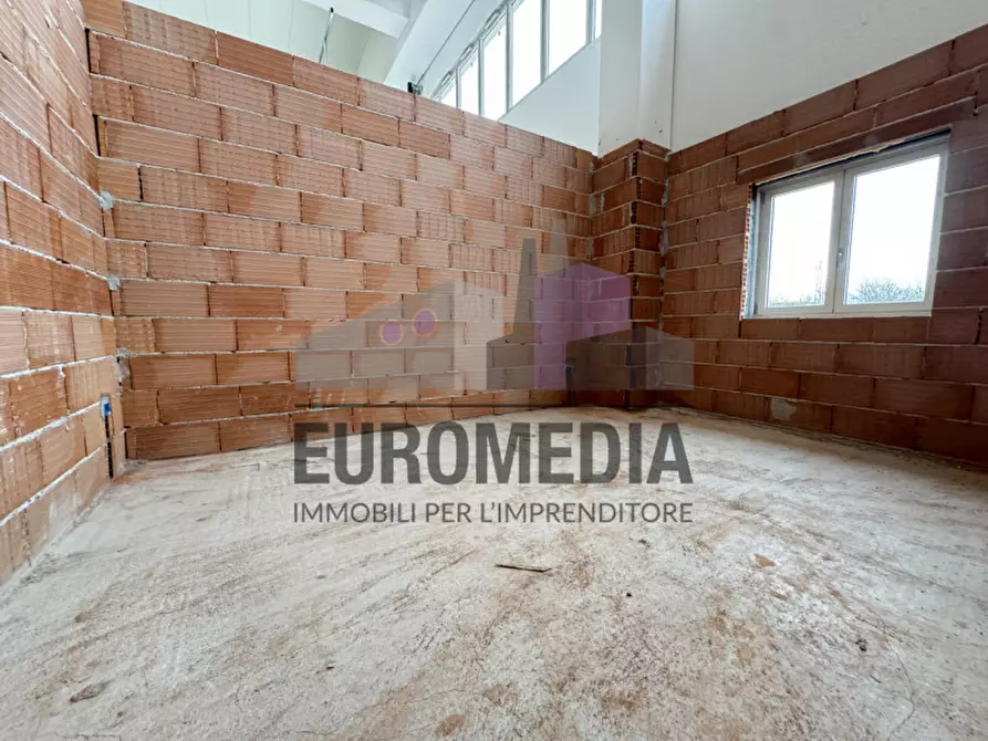 Immagine 6 di Capannone industriale in vendita  in Via Cesare Beccaria a San Martino Buon Albergo