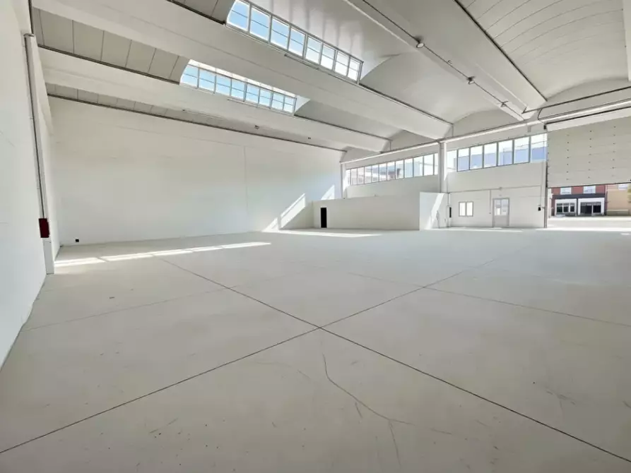 Immagine 2 di Capannone industriale in vendita  in Via Cesare Beccaria a San Martino Buon Albergo