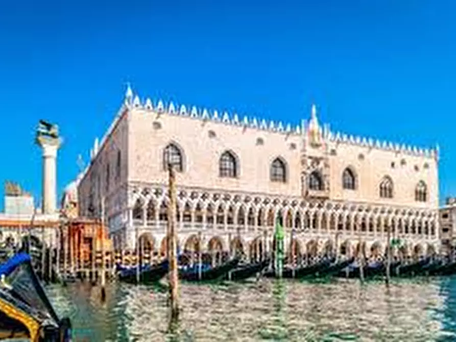 Immagine 1 di Hotel in vendita  in PIAZZA SAN MARCO a Venezia