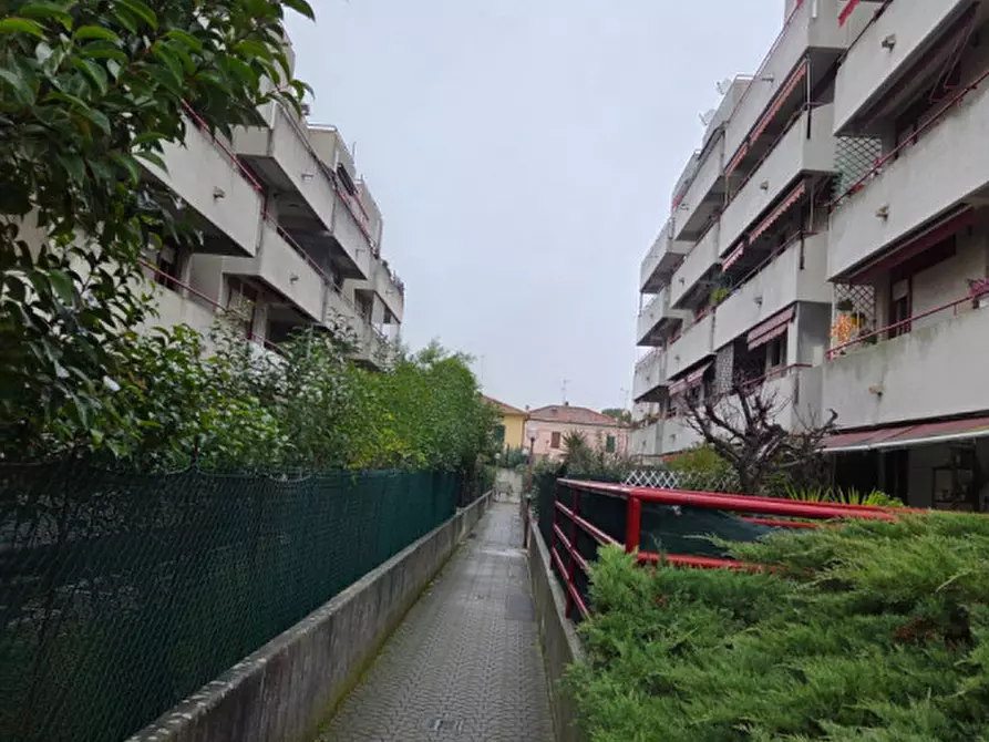 Immagine 9 di Appartamento in vendita  in Via Bocca Trabaria a Fano
