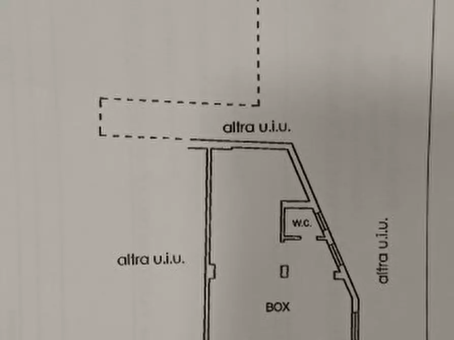 Immagine 1 di Garage in vendita  a Savona