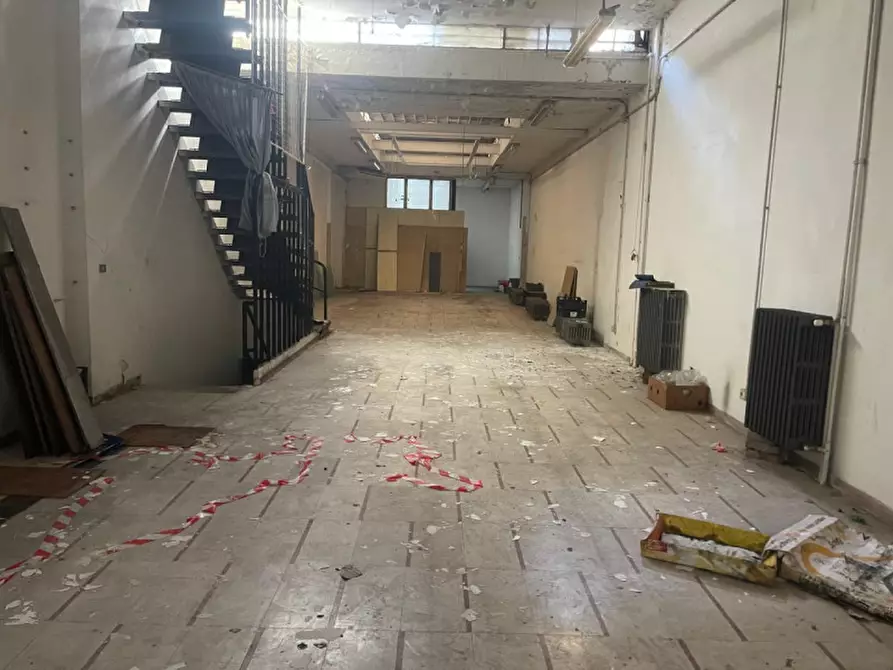 Immagine 3 di Negozio in affitto  in Via Saluzzo 11/BIS/A a Torino