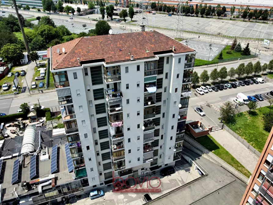 Immagine 2 di Garage in vendita  in STRADA SETTIMO 154 a Torino