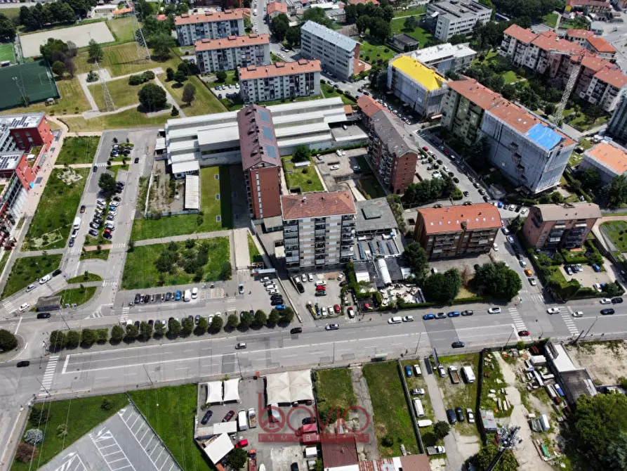 Immagine 5 di Garage in vendita  in STRADA SETTIMO 154 a Torino