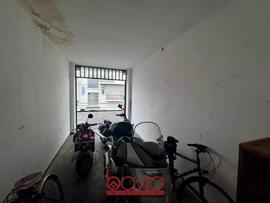 Immagine 9 di Garage in vendita  in STRADA SETTIMO 154 a Torino