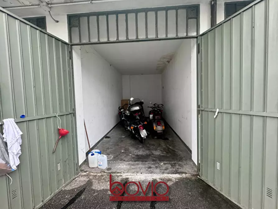 Immagine 11 di Garage in vendita  in STRADA SETTIMO 154 a Torino