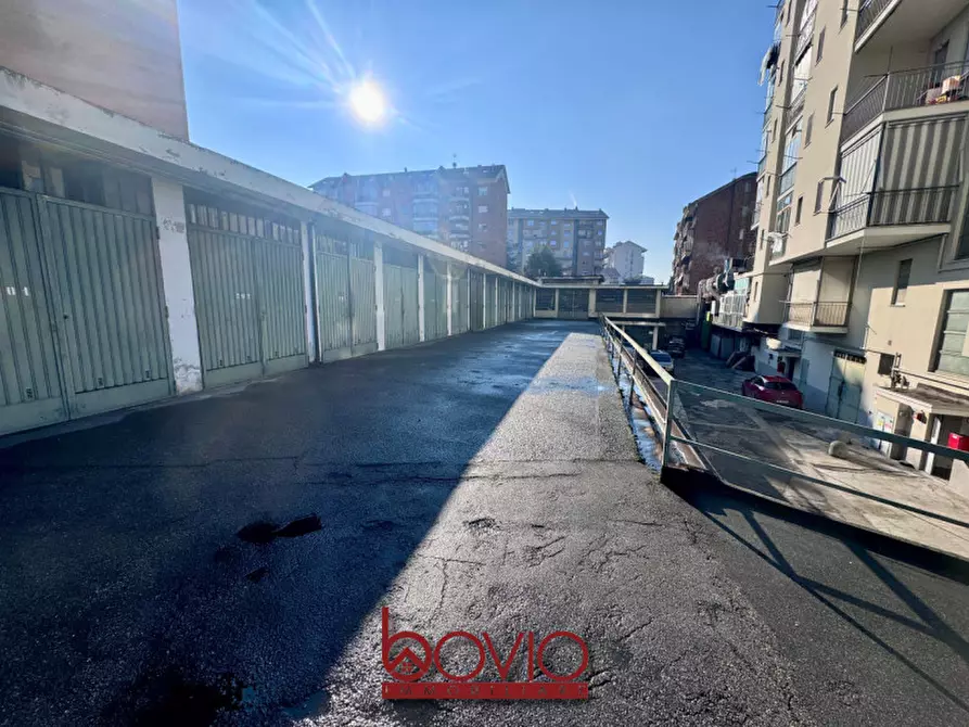 Immagine 13 di Garage in vendita  in STRADA SETTIMO 154 a Torino