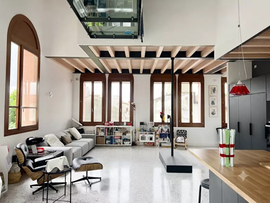 Immagine 1 di Villa in vendita  in Piazza Vittorio Emanuele II a Portobuffolè