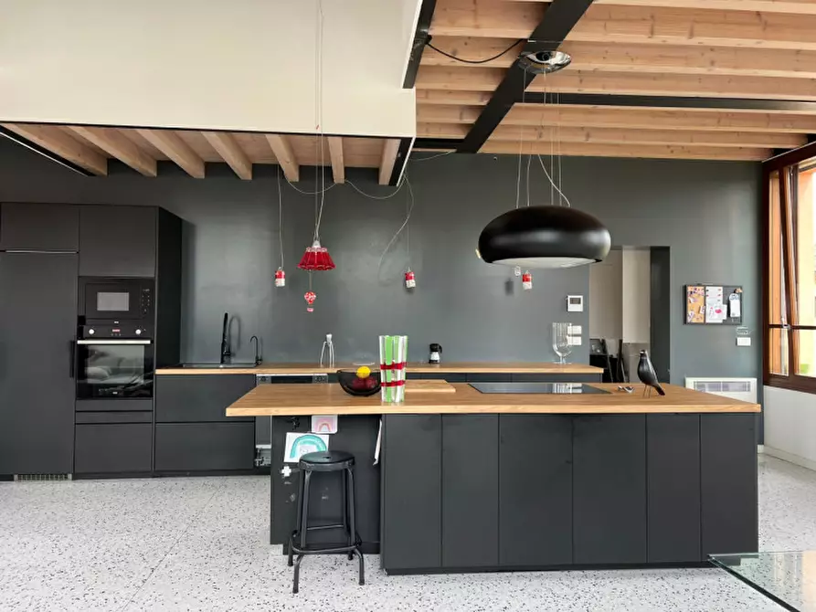 Immagine 1 di Villa in vendita  in Piazza Vittorio Emanuele II a Portobuffolè