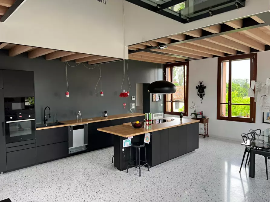 Immagine 2 di Villa in vendita  in Piazza Vittorio Emanuele II a Portobuffolè