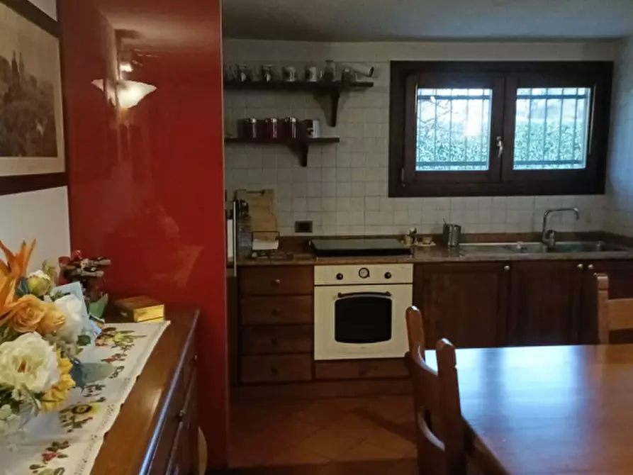 Immagine 11 di Casa bifamiliare in vendita  a Costabissara