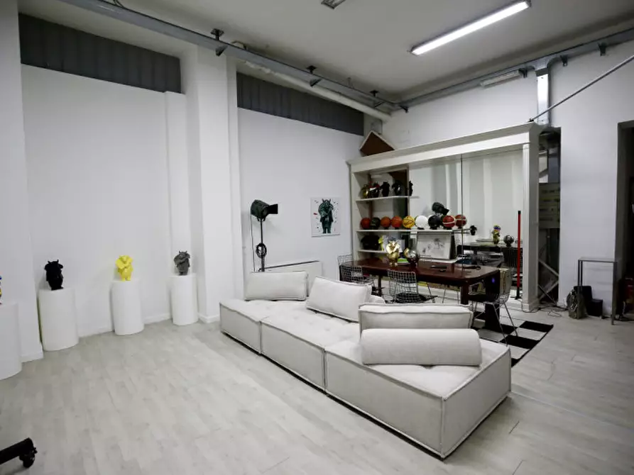 Immagine 14 di Magazzino in vendita  in Via Gian Battista Tiepolo a Torino