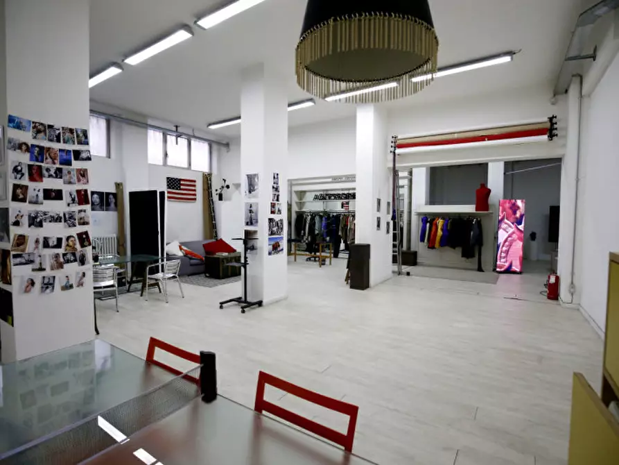 Immagine 19 di Magazzino in vendita  in Via Gian Battista Tiepolo a Torino