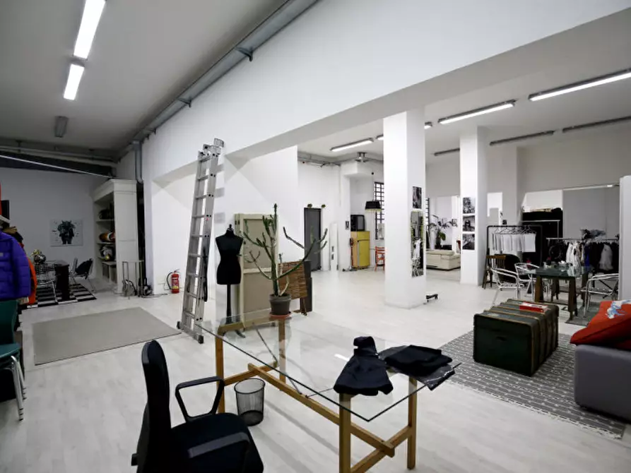 Immagine 24 di Magazzino in vendita  in Via Gian Battista Tiepolo a Torino