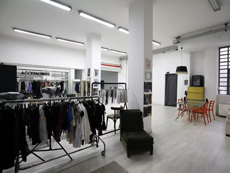 Immagine 26 di Magazzino in vendita  in Via Gian Battista Tiepolo a Torino