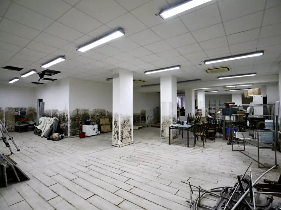 Immagine 28 di Magazzino in vendita  in Via Gian Battista Tiepolo a Torino