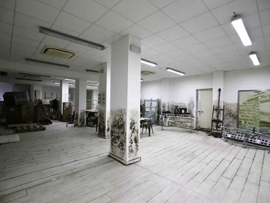 Immagine 29 di Magazzino in vendita  in Via Gian Battista Tiepolo a Torino