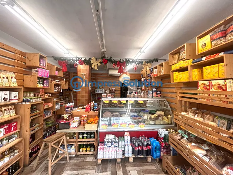 Immagine 7 di Negozio in affitto  in Via Ugo Niutta a Napoli