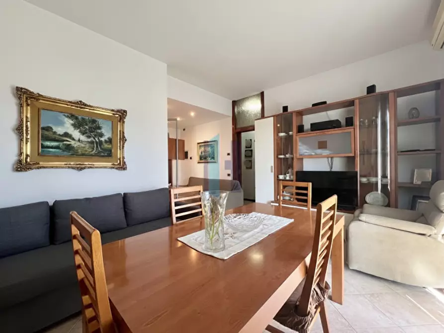 Immagine 1 di Appartamento in vendita  in Via Sandro Pertini a Bosisio Parini