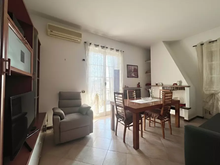 Immagine 5 di Appartamento in vendita  in Via Sandro Pertini a Bosisio Parini