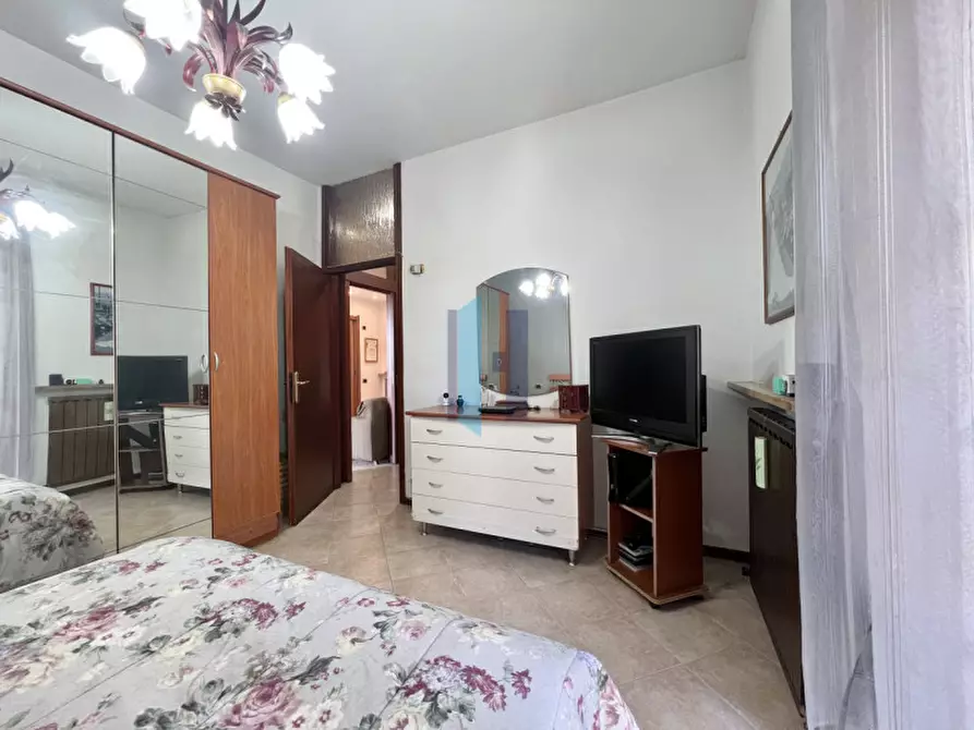 Immagine 16 di Appartamento in vendita  in Via Sandro Pertini a Bosisio Parini