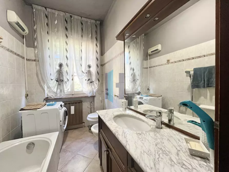 Immagine 21 di Appartamento in vendita  in Via Sandro Pertini a Bosisio Parini