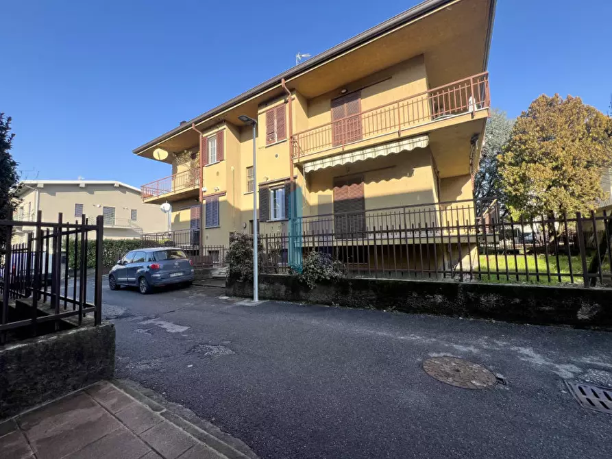 Immagine 26 di Appartamento in vendita  in Via Sandro Pertini a Bosisio Parini
