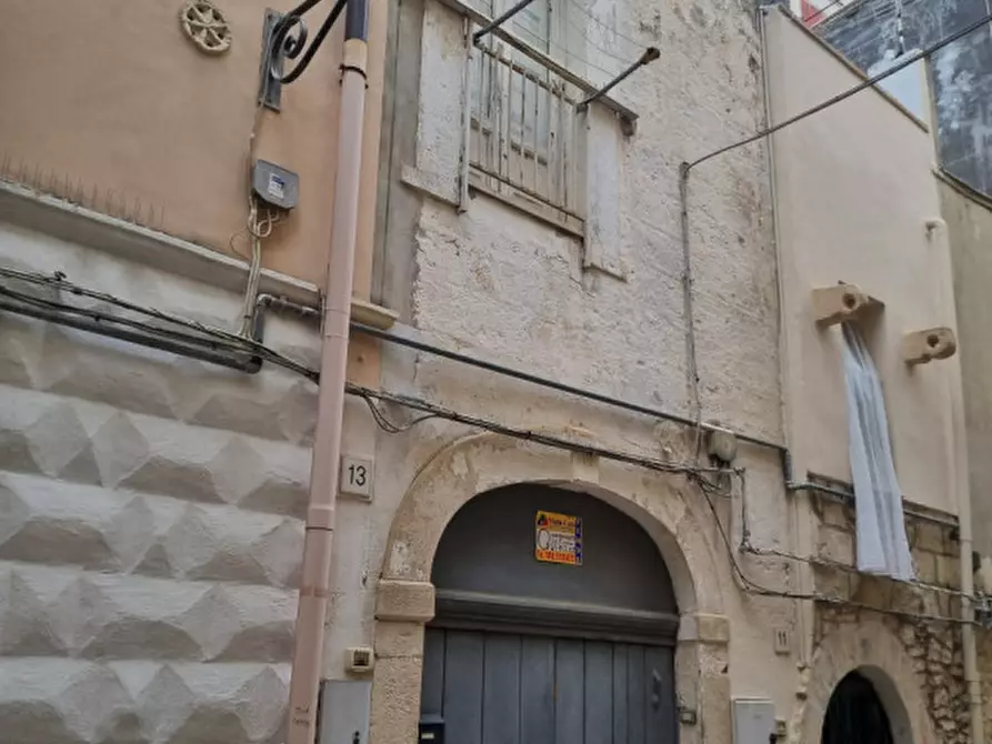 Immagine 1 di Casa indipendente in vendita  in centro a Modugno