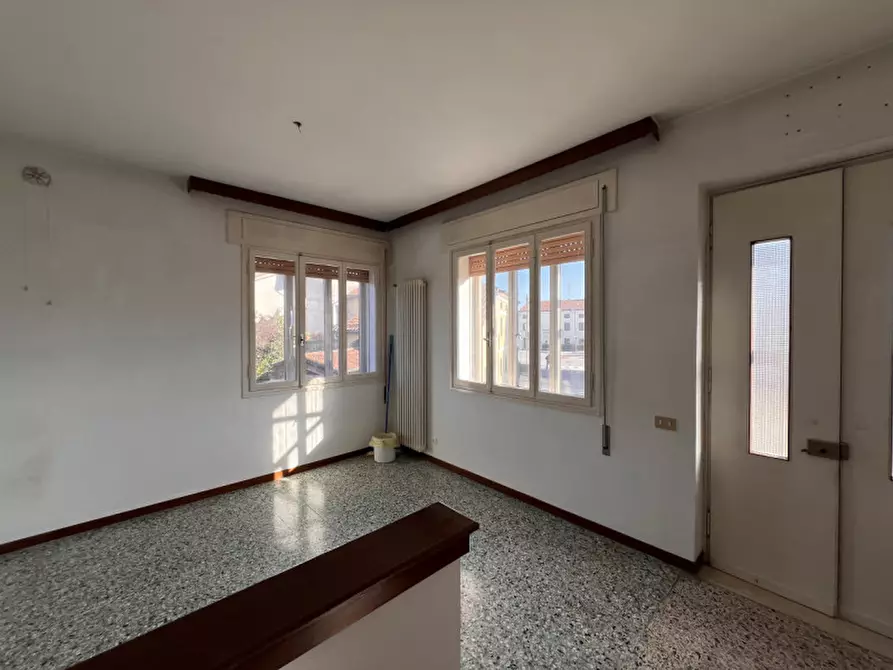 Immagine 2 di Casa bifamiliare in vendita  in piazza vittorio veneto a Costabissara