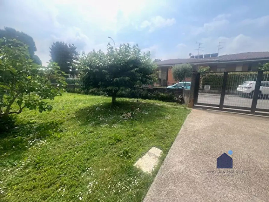 Immagine 13 di Casa indipendente in vendita  in Via Gioacchino Rossini a Rezzato