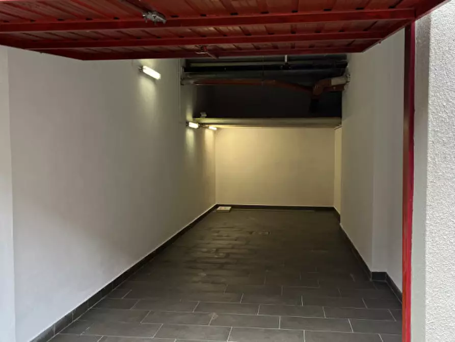 Immagine 4 di Garage in vendita  in Via Guido Rossa a Buccinasco