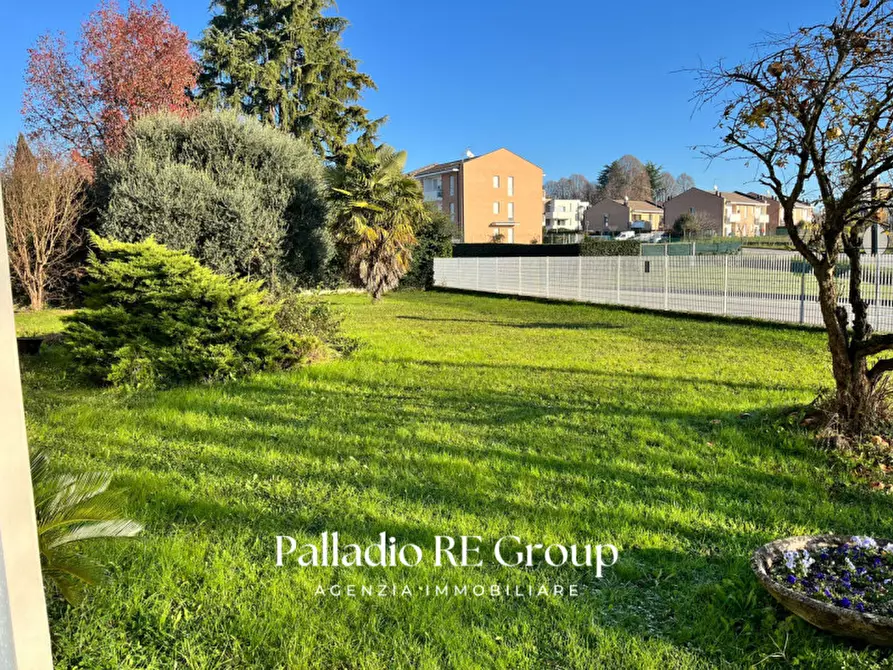 Immagine 1 di Laboratorio in vendita  in Via Saviabona a Monticello Conte Otto