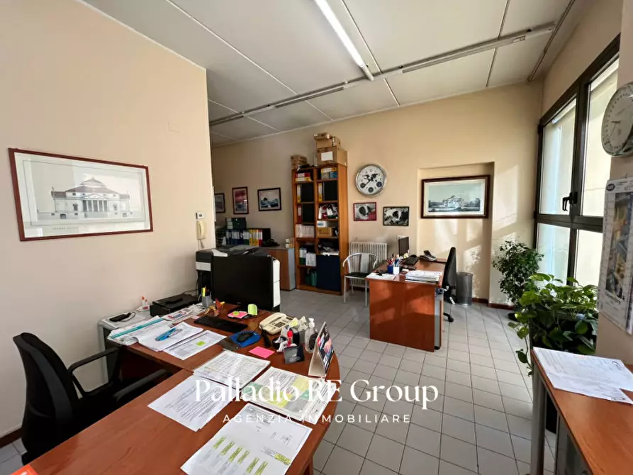 Immagine 2 di Laboratorio in vendita  in Via Saviabona a Monticello Conte Otto